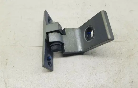 BMW 5 E60 E61 Front door upper hinge 7068074