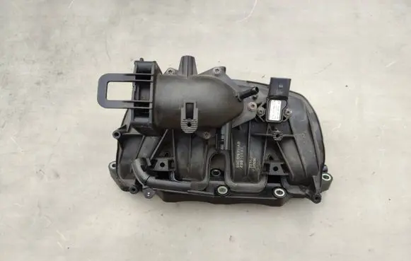Volkswagen Tiguan Intake manifold 03C129711AB ZSB709AE