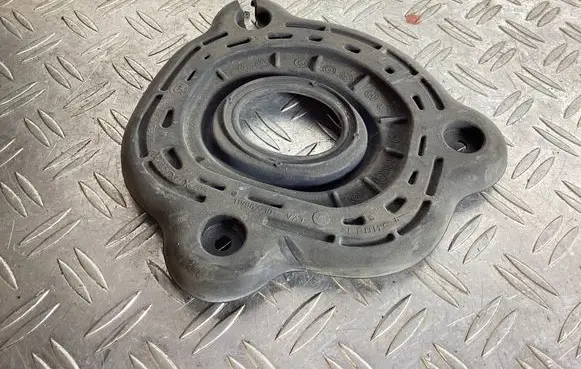 BMW 6 F06 Gran coupe Other engine bay part 64119115379