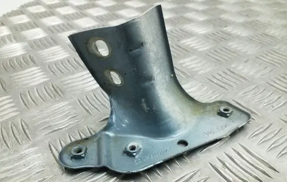 Skoda Fabia Mk2 (5J) Fender mounting bracket 5J0821141