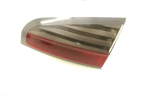Tailgate rear/tail lights