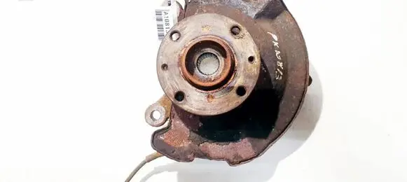 Front wheel hub