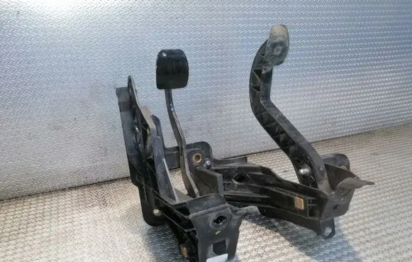 Renault Master III Brake pedal 465104099R