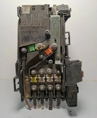 Citroen C4 I Picasso Fuse module 97993N02 9666527580 450158