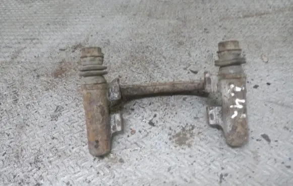 Mitsubishi Space Star Brake caliper pad carrier rear 