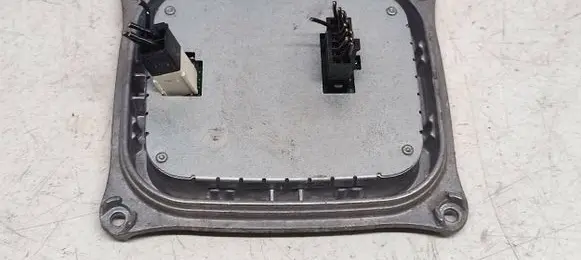 Peugeot 308 LED ballast control module 130732940400 10EEG122222