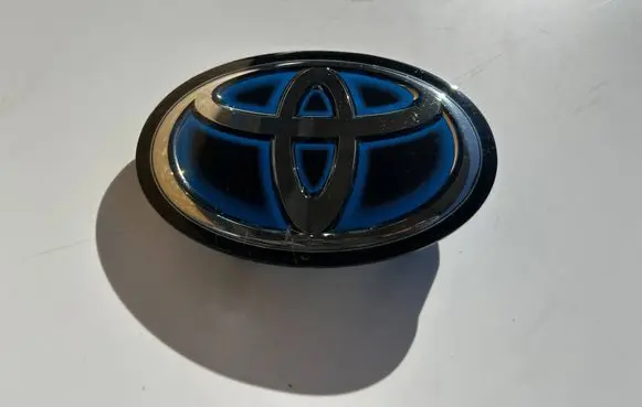 Toyota Corolla E210 E21 Manufacturer badge logo/emblem 9097502124 K772798