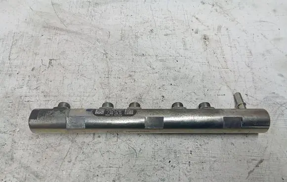 BMW 3 E90 E91 Fuel main line pipe 0445214183 105233133010