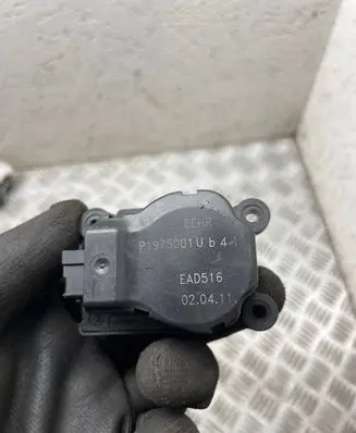 Peugeot 5008 Air flap motor/actuator P1975001U EAD516 020411