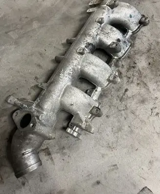 Nissan X-Trail T30 Intake manifold 14001AW400