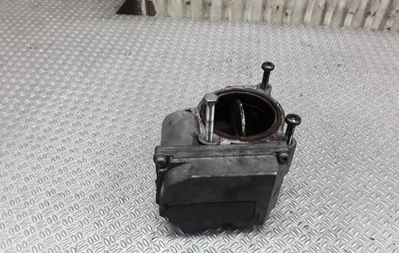 Volkswagen Touareg I Throttle valve 4E0145950J