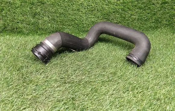 Audi Q7 4L Engine coolant pipe/hose 7583880030