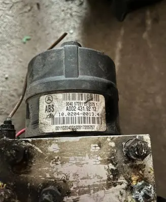 Mercedes-Benz C W202 ABS Pump A0024319212