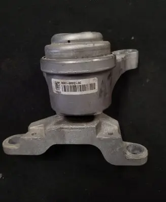 Engine mount bracket