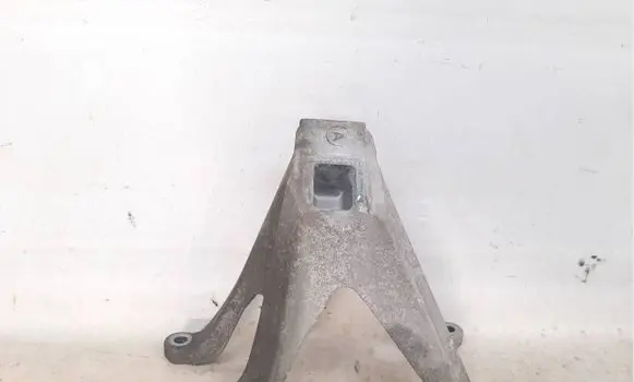 BMW 7 G11 G12 Engine mounting bracket 6861551 22116861551