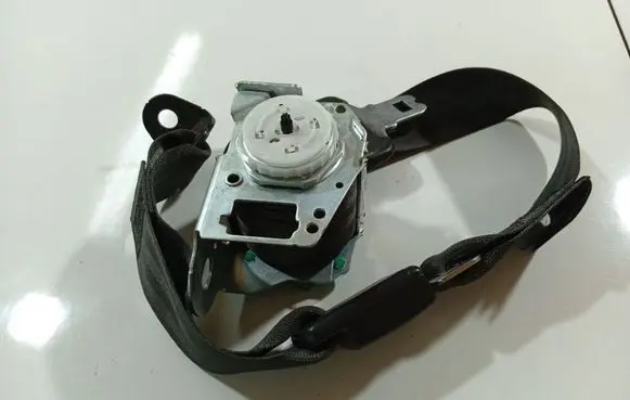 Hyundai i30 Rear seatbelt 898502L010 89850-2L010