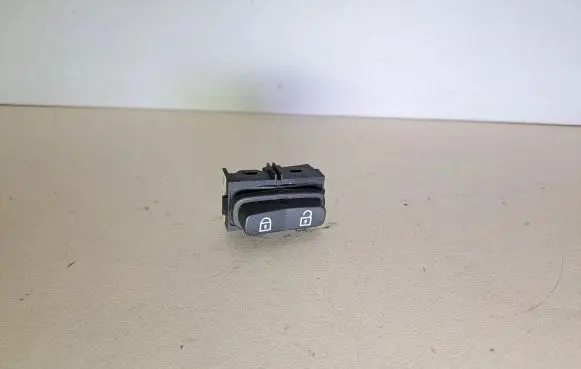 Volvo V70 Central locking switch button 30710476 03451610