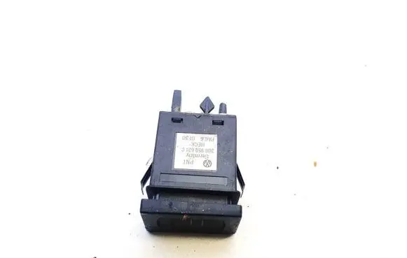 Volkswagen PASSAT B5.5 Windscreen/window heater switch 3b0959621c