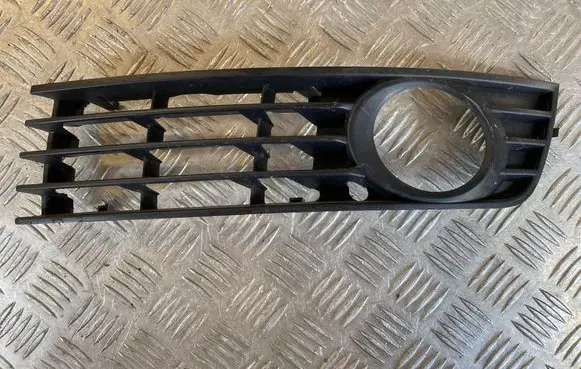 Audi A4 S4 B6 8E 8H Front fog light trim/grill 8E0807681
