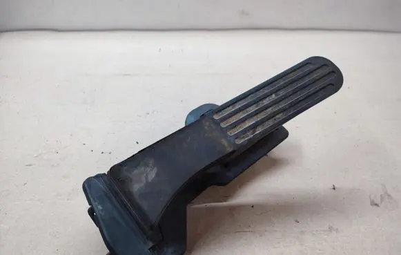 Volkswagen Golf VI Accelerator throttle pedal 1K2721503S