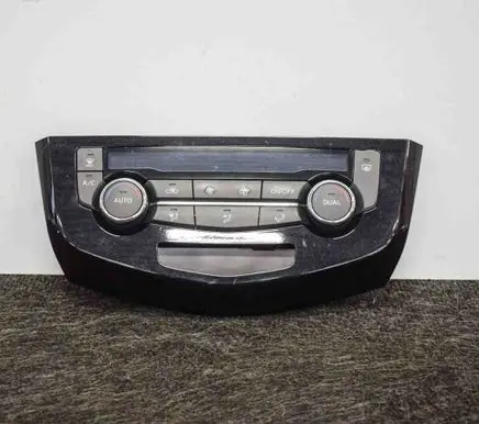 Nissan Qashqai Interior fan control switch 