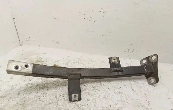 Fender mounting bracket