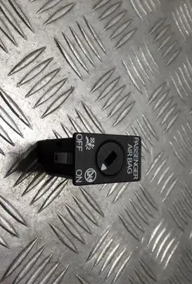 Passenger airbag on/off switch