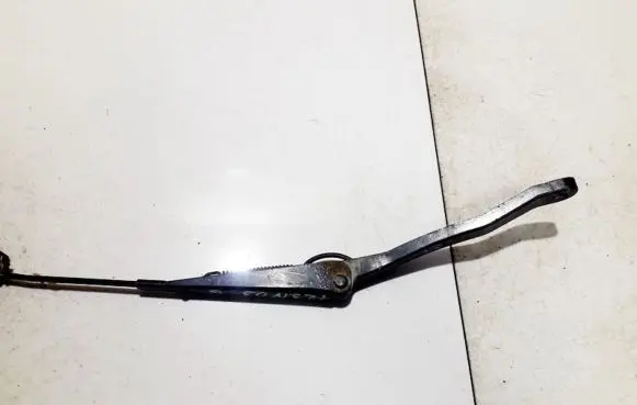 Nissan Terrano Rear wiper blade arm