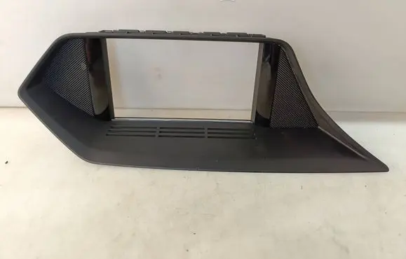 Radio/GPS head unit trim