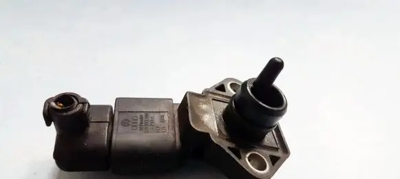 Volkswagen PASSAT B5 Air pressure sensor 038906051 0281002177