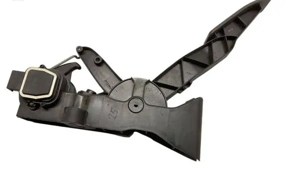 Mercedes-Benz A W168 Accelerator throttle pedal A1693000104 000186 070606