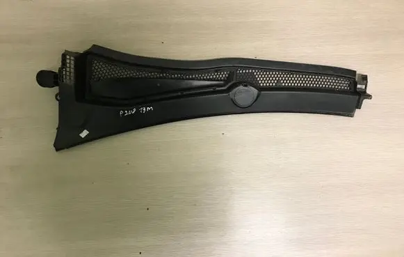 Peugeot 208 Wiper trim 9673303080