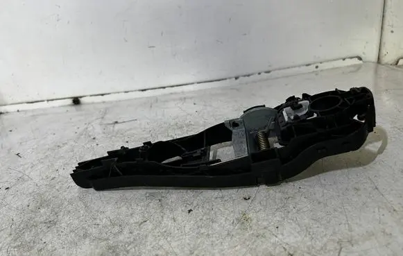 BMW 2 F45 Front door exterior handle/bracket BMWAT04 94498811 7401212