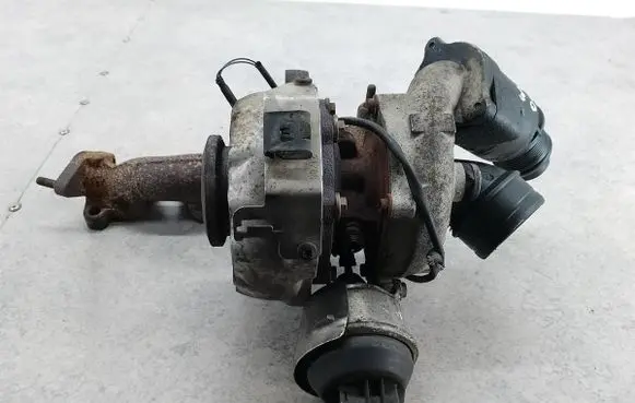 Volkswagen PASSAT B6 Turbo 03L253019J