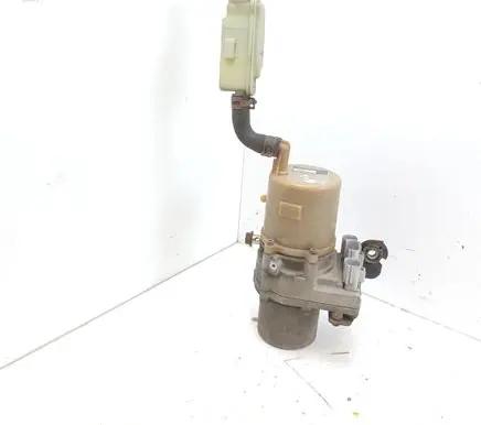 Mazda 5 Power steering pump