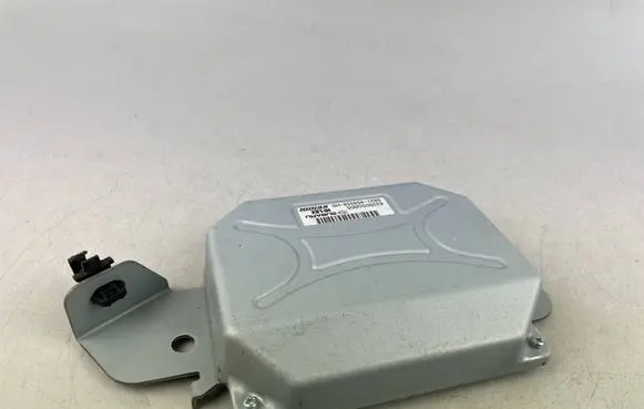 Subaru Forester SJ Tailgate/trunk control unit/module 63350SG005