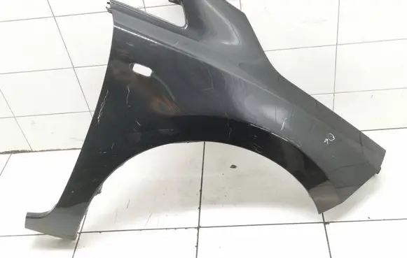 Nissan Leaf I (ZE0) Fender