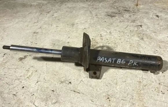 Volkswagen PASSAT B6 Front shock absorber/damper