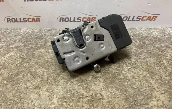 Opel Vivaro Front door lock 8200008261 91166229