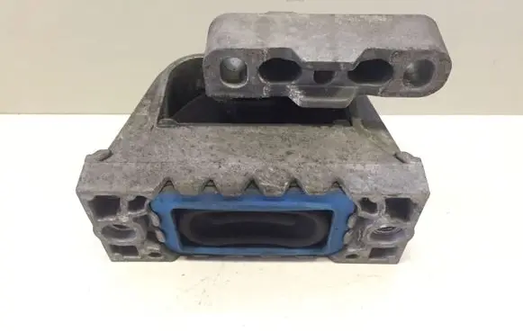 Volkswagen PASSAT B6 Engine mount bracket 1K0199262