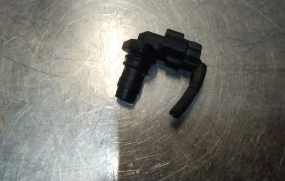 Volvo S60 Camshaft position sensor 8627354