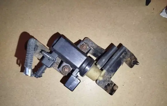 Opel Astra G Turbo solenoid valve 55563532 07T213 70142100