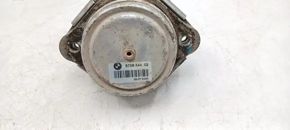 BMW X5 E53 Engine mount bracket 6758444
