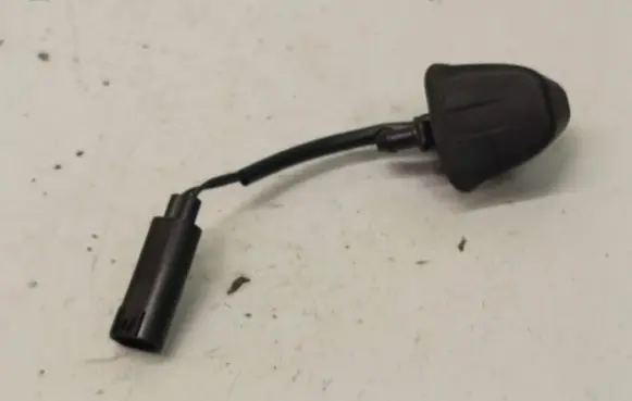 BMW 3 E92 E93 Windshield washer spray nozzle 8365385
