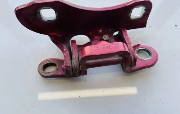 Dodge Magnum Rear door lower hinge