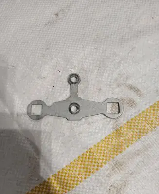 BMW X5 F15 Fuel Injector clamp holder 7595405
