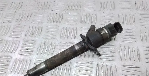 Volvo V50 Fuel injector 30750283