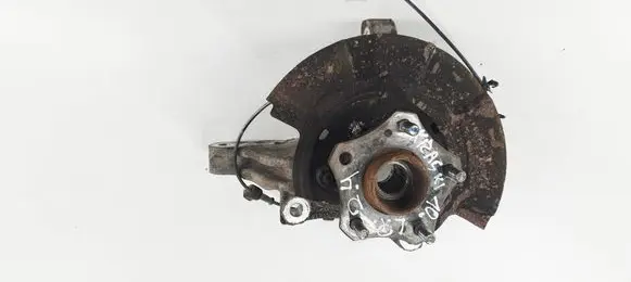 Suzuki Kizashi Front wheel hub spindle knuckle 