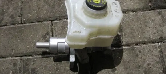 Land Rover Range Rover L405 Master brake cylinder 32669621