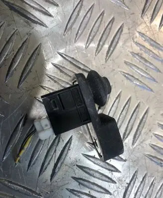 Subaru Legacy Front door sensor 